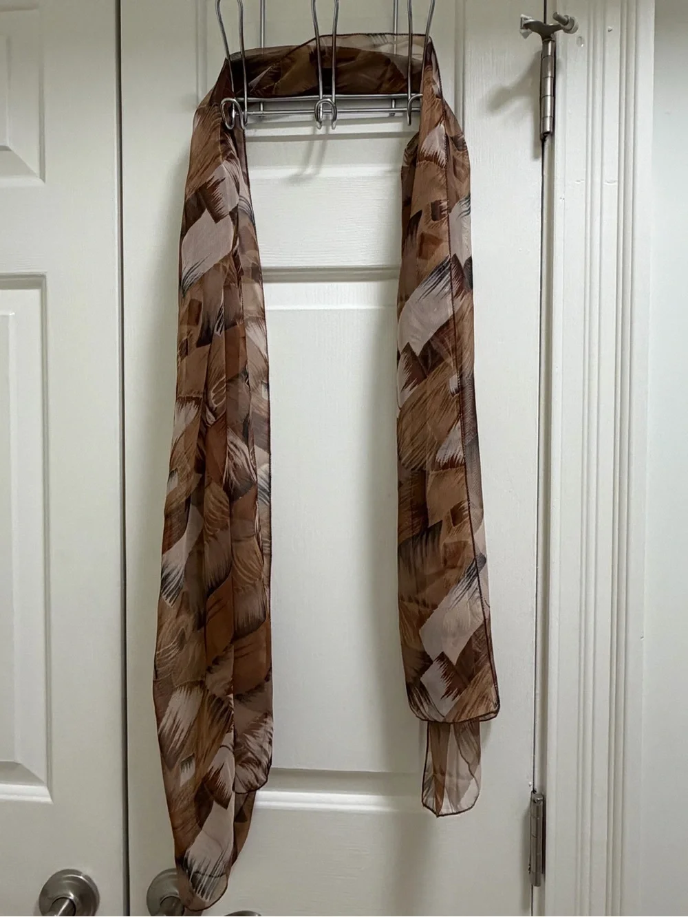 Lightweight Brown Feather-Print Scarf
